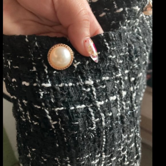 Black boucle Pearl Dress - Picture 3 of 5